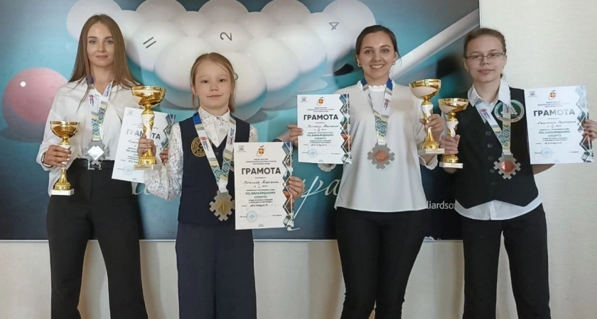 Десятилетняя школьница обыграла взрослого на региональном чемпионате по бильярду в Коми