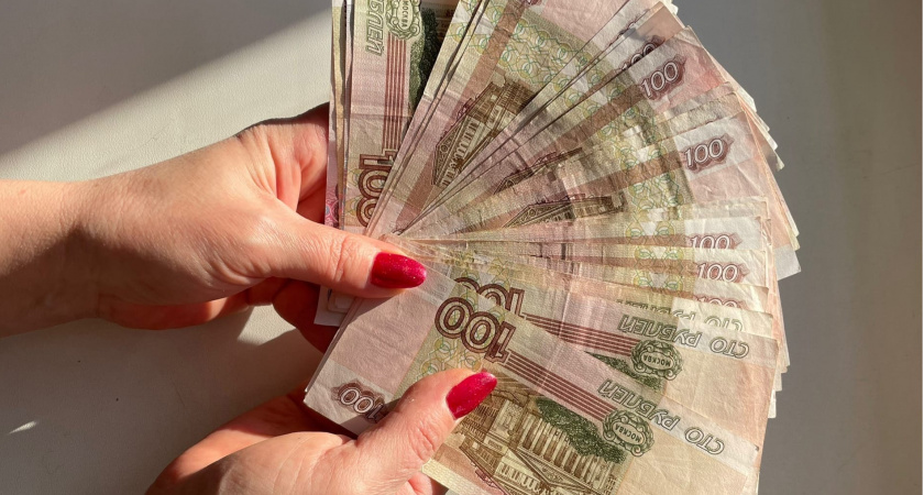 В Коми главный бухгалтер доплатила себе лишних 1,5 миллиона рублей 