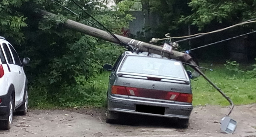 В Ухте УК выплатит более 600 тысяч за падение столба на машину