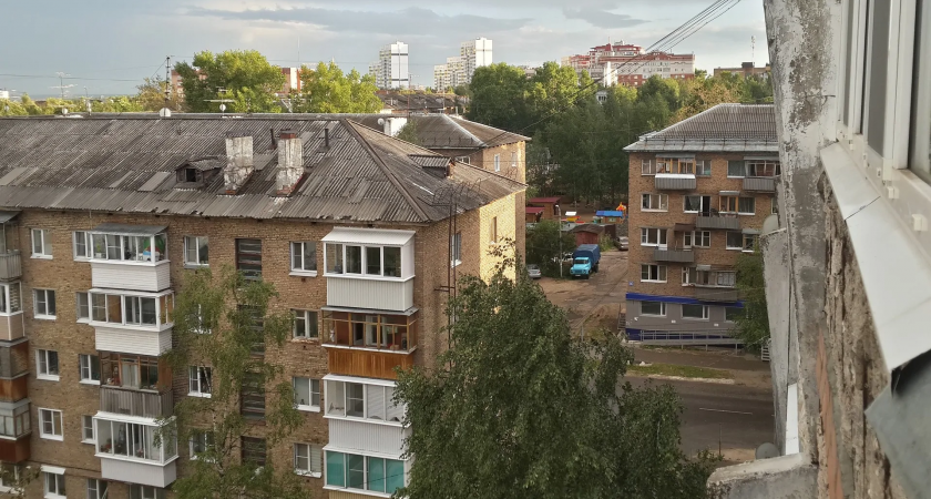 В Коми полиция расследует падение подростка с высоты