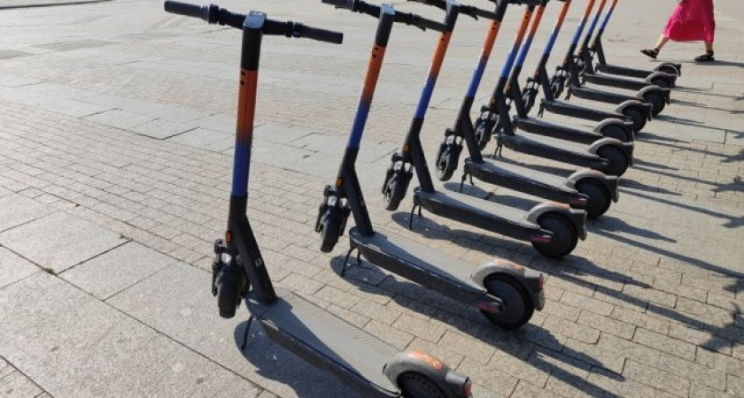 В Коми запретили езду на самокатах на железнодорожных вокзалах