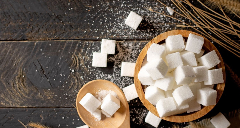 Домохозяйки рассказали, как очистить сахарницу от затвердевшего сахара