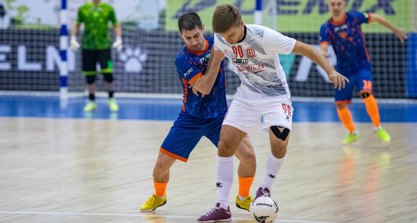 Ухтинцы дважды обыграли команду «Сибиряк» в матче по мини-футболу
