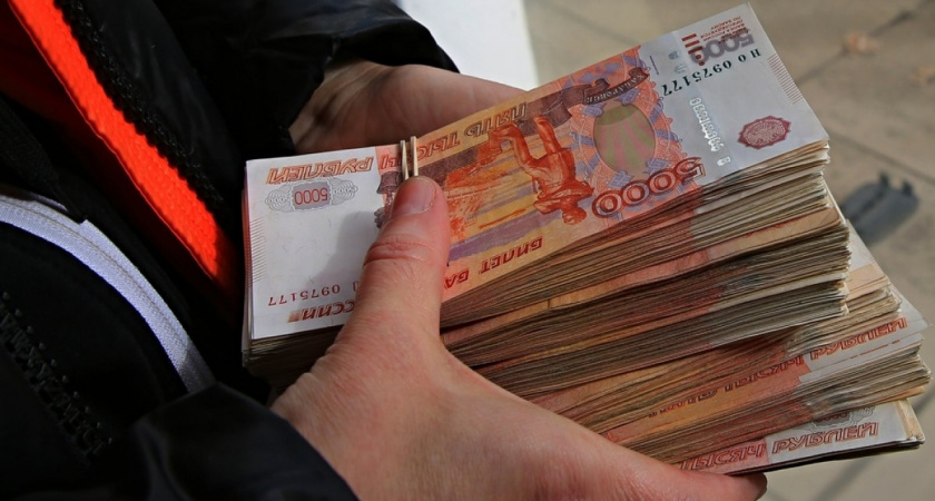 До конца этого месяца россиянам необходимо тщательно распорядиться своими финансами