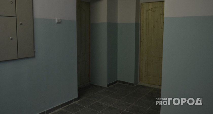 Маленькие жители Коми оказались запертыми в собственной квартире