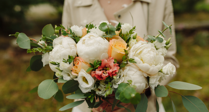 Названы три женских имени, обладательницы которых выходят замуж раз и навсегда