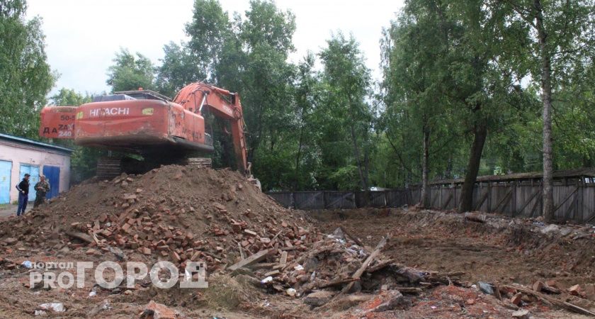 Из-за прокуратуры в городе в Коми капитально отремонтируют крышу дома