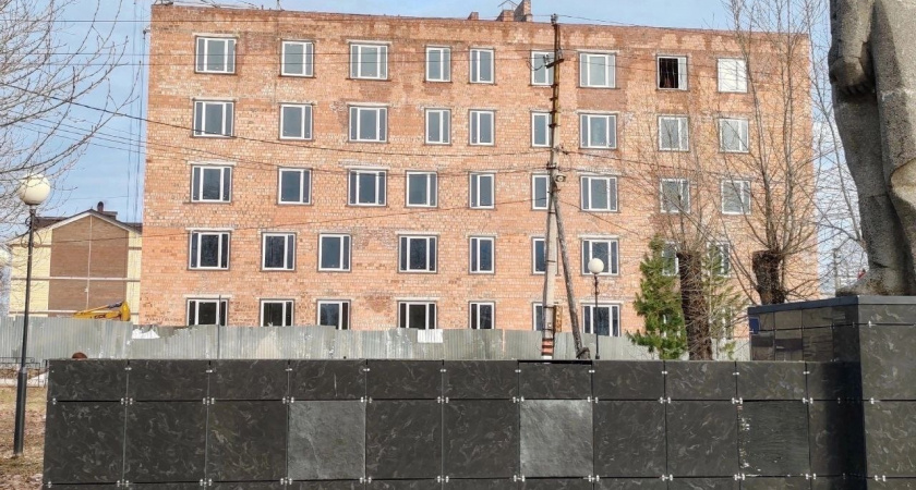 "Проектное решение": стала известна причина забавного расположения окон в новостройке в Коми