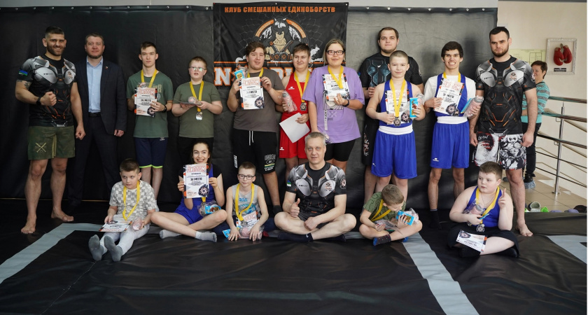 В Ухте дети показали мастерство в боксе на празднике "Пограничный мишка"