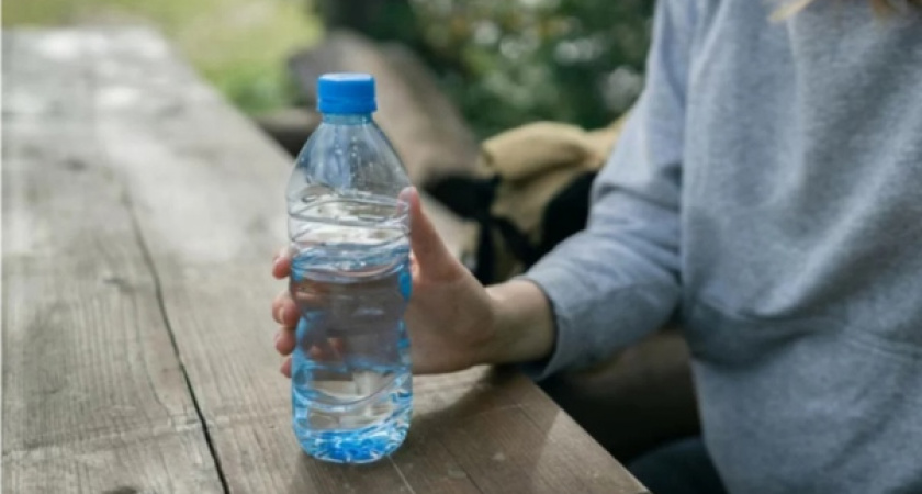 Яд в пластиковых бутылках: к чему может привести потребление бутилированной воды