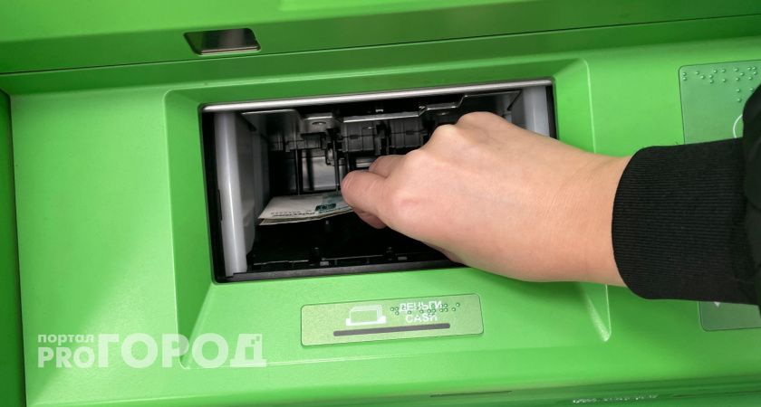 Житель Коми перевел мошенникам более миллиона рублей, опасаясь остаться без связи