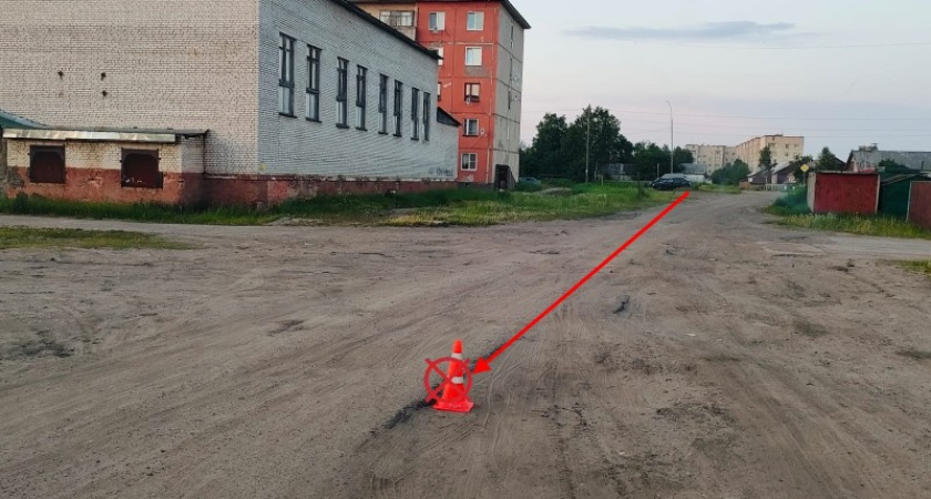 В Коми молодая девушка на мопеде "Кроха" опрокинулась на проезжей части