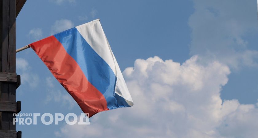 В Коми отметили День флага РФ и День Республики автопробегом