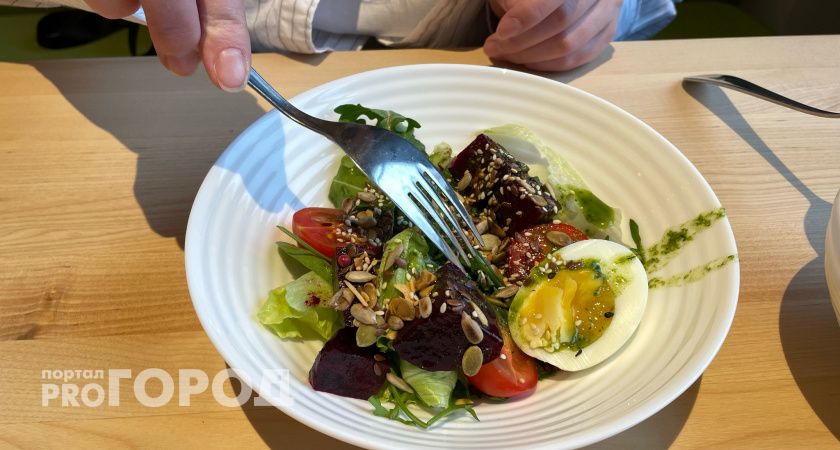 В Коми 11 000 детей из многодетных семей смогут питаться бесплатно в столовых