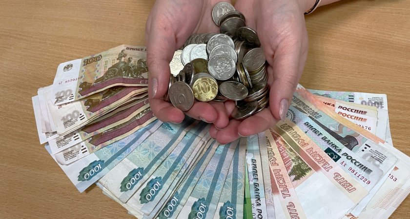 Россиян со вкладами предупредили, когда пора забирать деньги из банков