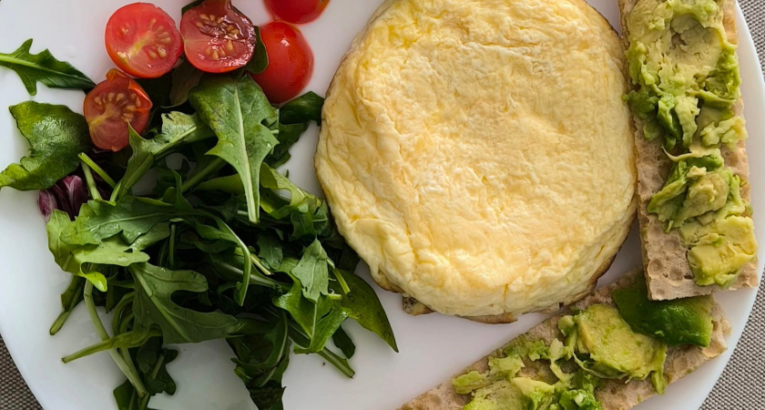 Быстрые и вкусные завтраки: 5 рецептов для всей семьи - готовим за 10 минут!