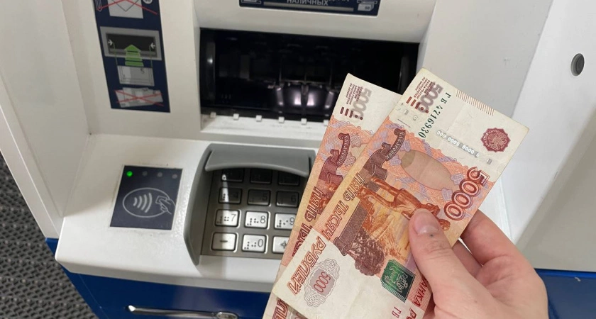 Фото к статье: Указ подписан. Граждан, у кого есть деньги на банковской карте, ждет новое правило с середины декабря