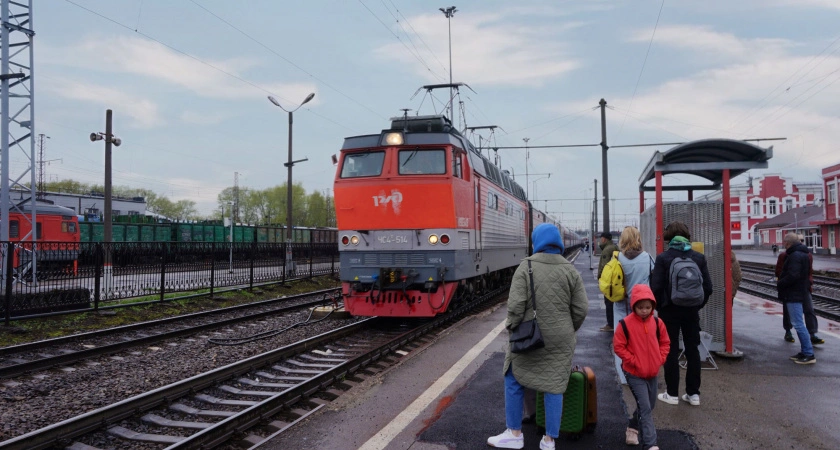 Фото к статье: Люди в ярости сдают билеты: в поездах теперь запрещено - как теперь будут передвигаться пассажиры РЖД