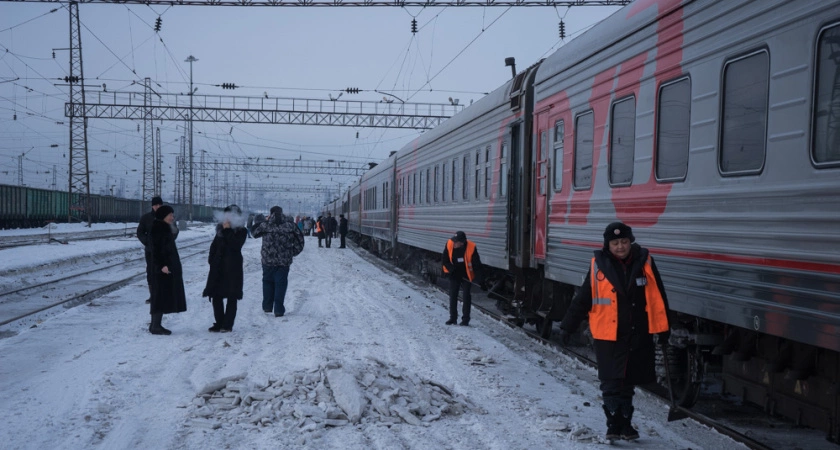 Фото к статье: Люди в ярости сдают билеты: введён запрет в поездах - как теперь будут передвигаться пассажиры РЖД