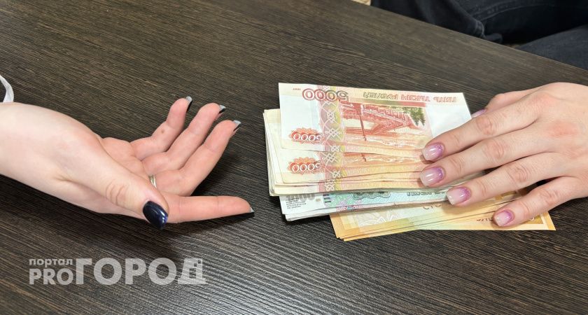 Мошенники под видом давней подруги выманили у ухтинца 13 000 рублей