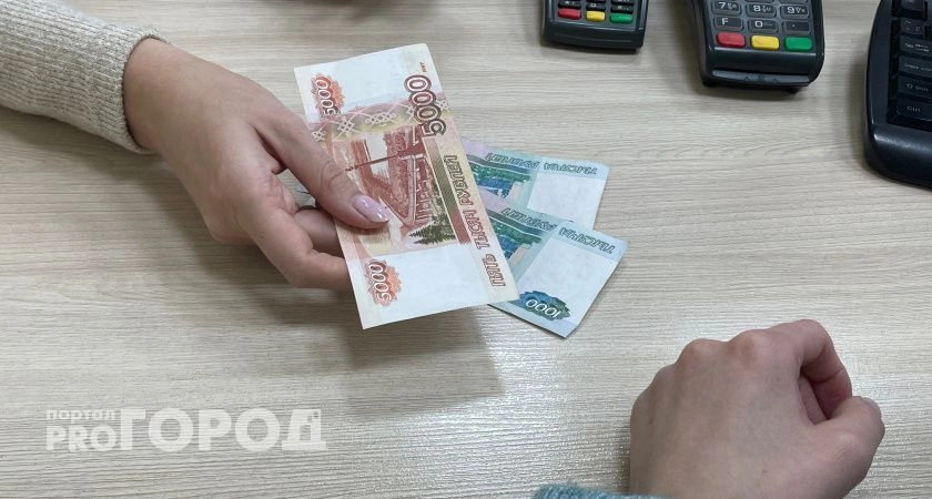 Фото к статье: В Коми почти на 1/3 снизилось количество поддельных банкнот