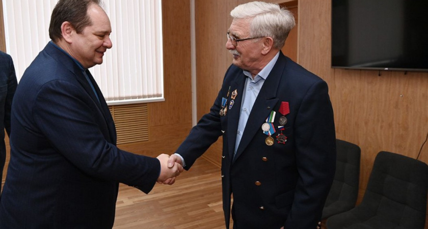 Врио Главы Коми Ростислав Гольдштейн встретился в Ижме с человеком-легендой