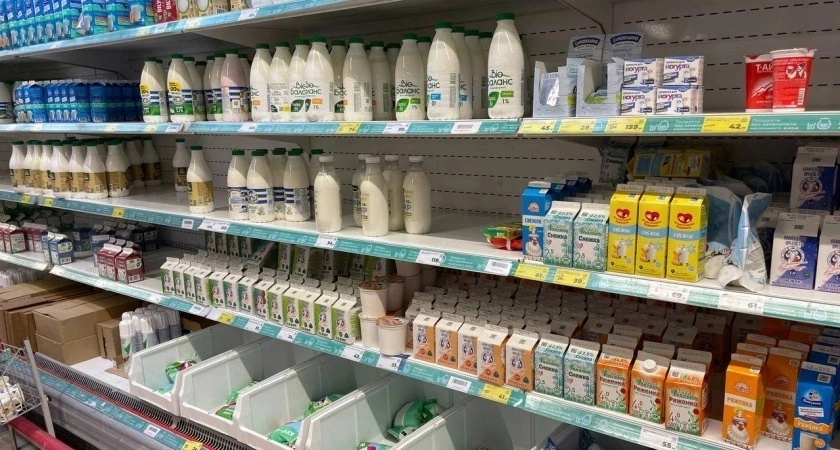 Не молоко, а просто белая муть: Росконтроль назвал бренды молока, которые угодили в "чёрный список" - детям не берите