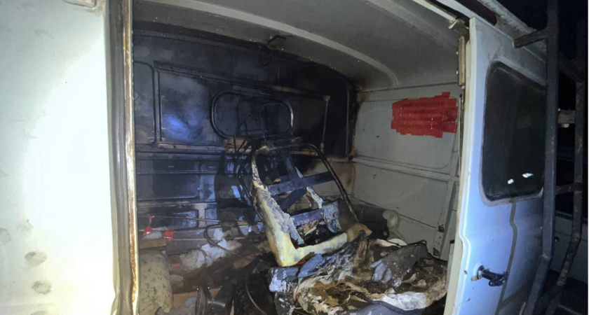 Февраль завершился огненными происшествиями: два автомобиля пострадали от пожаров в Коми