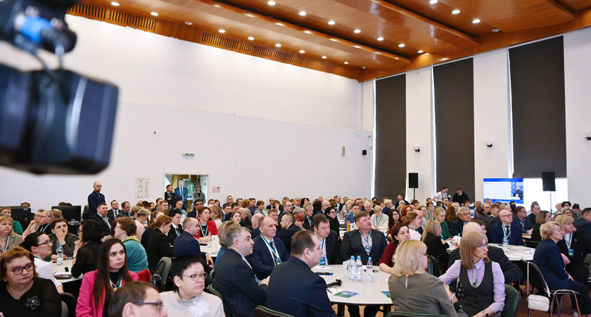 Гольдштейн призвал глав муниципалитетов Коми к активному взаимодействию с народом