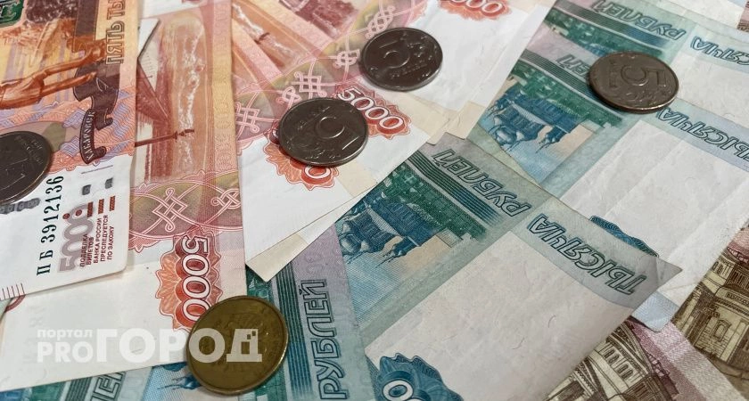 Фото к статье: Экономисты посчитали, что россиянам нужно откладывать по 70 тысяч рублей на протяжении 22 лет для достойной пенсии