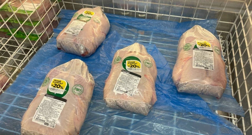 Сплошные микробы и вода вместо мяса: в Роскачестве назвали худшие бренды филе цыпленка