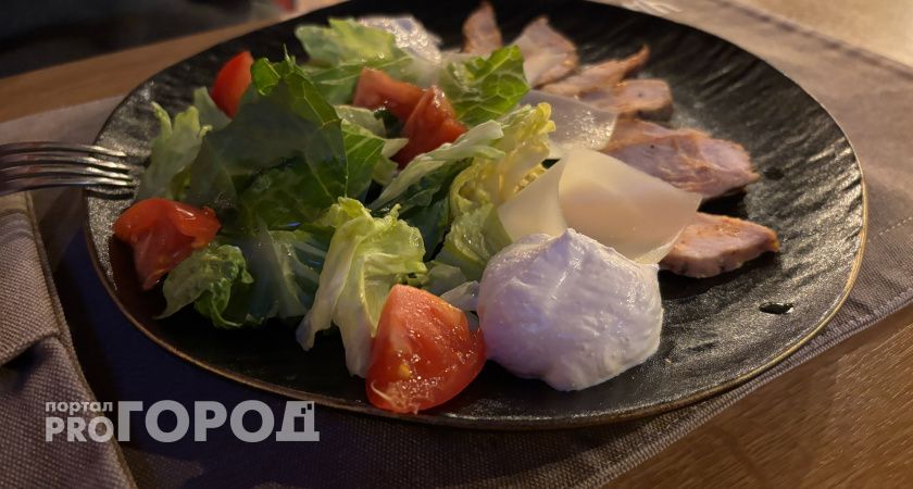 Жители Коми в январе 2025 года оставили в ресторанах и барах 1,5 миллиарда рублей 