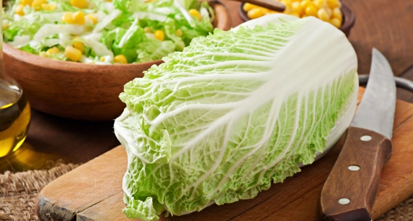 Смешиваем «пекинку» и еще 4 ингредиента — получаем восхитительный салат: идеален на ужин и без варки