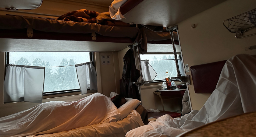 Теперь плацкарт затмит купе: пассажиры ликуют, а проводники негодуют