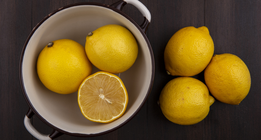 Сварите лимон и выпейте эту воду натощак: на утро вы не узнаете себя в зеркале