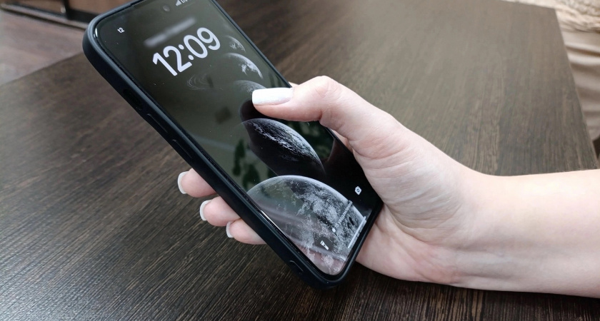 Житель Коми лишился iPhone и денег после встречи с друзьями