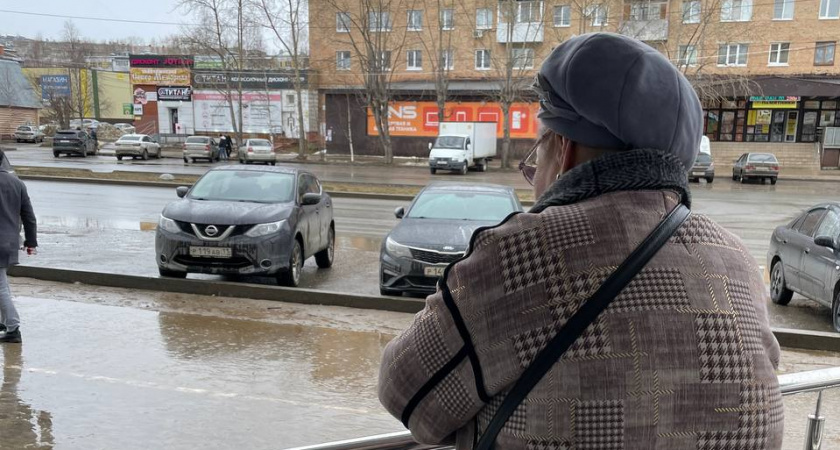 И работающим, и неработающим. Всем, кто получает пенсию, дадут разовую выплату в апреле