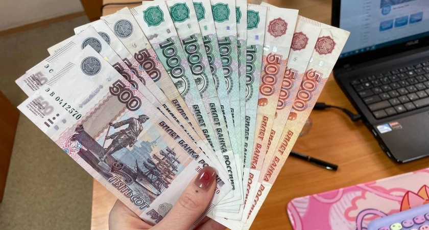 Фото к статье: Россиянам дадут один раз по 20 000 рублей от СФР. Объявлена дата прихода денег на карту