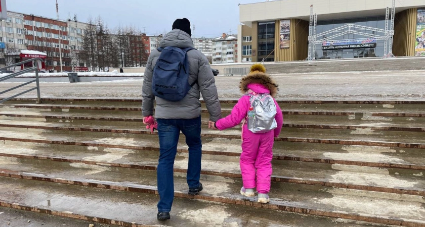 Фото к статье: Указ подписан: в мае 2025 детские пособия будут выплачиваться по новым правилам