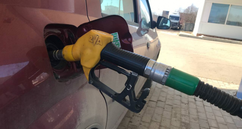 В автосервисе раскрыли, какой бензин лучше использовать летом, если хотите сэкономить: АИ-92 или АИ-95