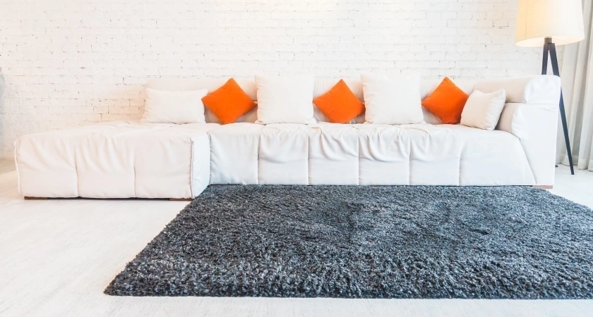 Ковер становится таким чистым, что жалко наступать: убираю всю грязь за несколько минут — поможет всего одна мелочь