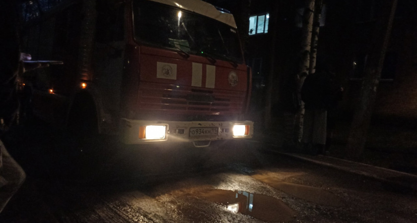 В Коми из-за пожара эвакуировали 15 жильцов дома
