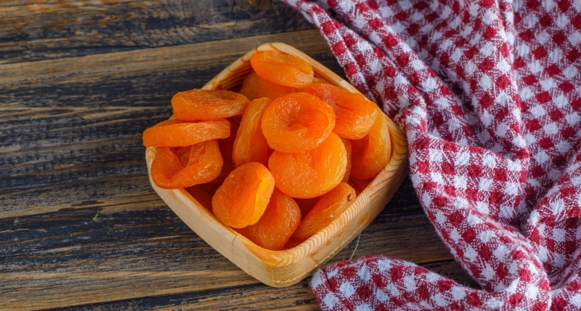 Курага станет мягкой и сочной — вот как правильно размачивать сухофрукт