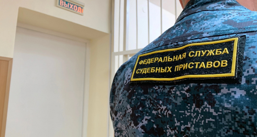 В Коми приставы массово арестовывали счета "двойников" должников: прокуратура выявила сотни нарушений