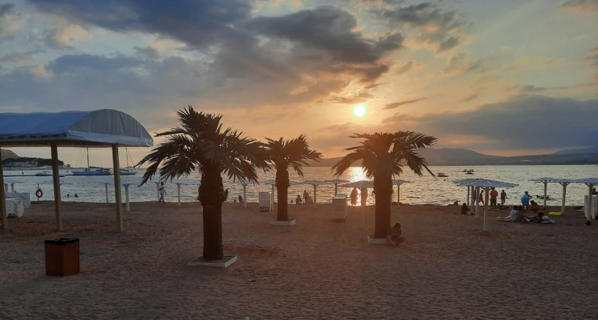 Анапу и Сочи затмил баунти-пляж: на просторах РФ "промелькнул" новый курорт - 100% маст-хэв июня 