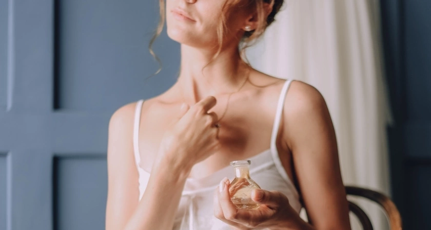 Одна ложка на кожу — и подмышки будут сухими даже в +35: копеечный дезодорант, который легко сделать дома