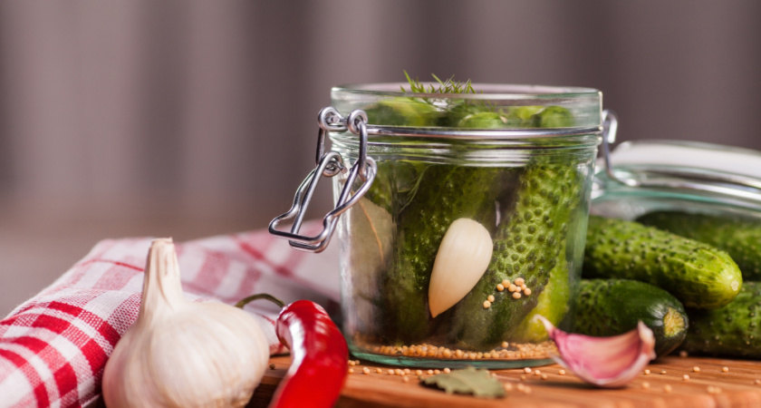 Огурцы по этому рецепту сметают за минуту: делаем десятки банок, но все съедают за месяц — друзья просят рецепт