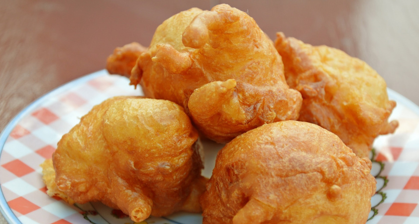 Взбиваем картофель с яйцом — и гора вкуснятины на ужин готова: домашних за уши не оттащить