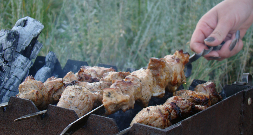 Советский шашлык: вкуснее маринада для мяса не найти — классический рецепт времен СССР