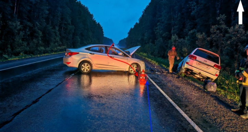 Жесткое ДТП на трассе "Вятка" в Коми: Hyundai вылетел на встречку и врезался в Land Cruiser
